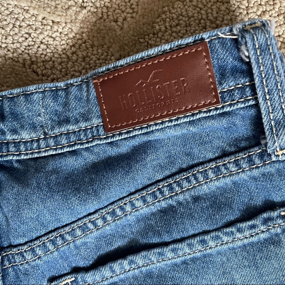 Hollister Frayed Denim Ripped Jean Shorts Size 24 - Picture 9 of 15